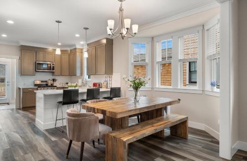 Pacific Beach House | Salt and Vine Cottage by Seabrook Hospitality