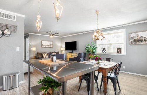 Bandera House | Salt Block - French Serenity Suite 3