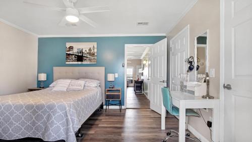 El Centro Beach House | Salt Life Loft by Sand Seeker Vacations