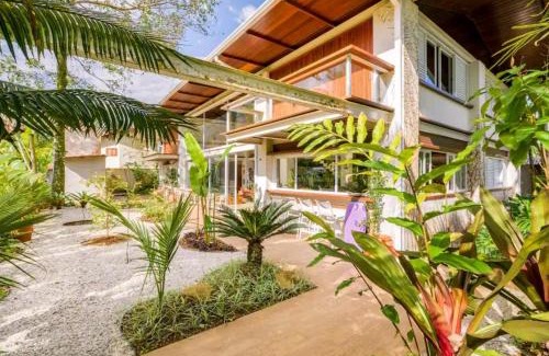 Itamambuca House | Salt 'n Paradise Luxury Surf and Beach Suites