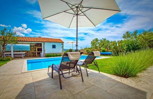 Kornic Villa | Salt & Sand Villa