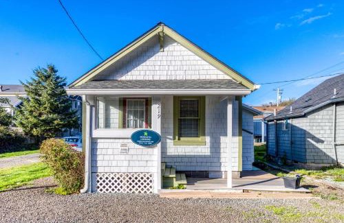 Rockaway Beach House | Saltair Creek Cottage - Meredith Lodging