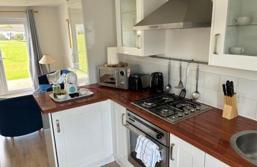 Yarmouth Apartment | Saltbox B4 holiday cottage