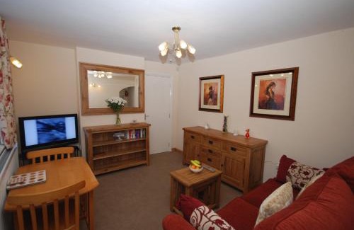 Guisborough House | Saltburn Holidays Bluebell Cottage