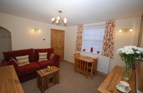 Guisborough House | Saltburn Holidays Bluebell Cottage