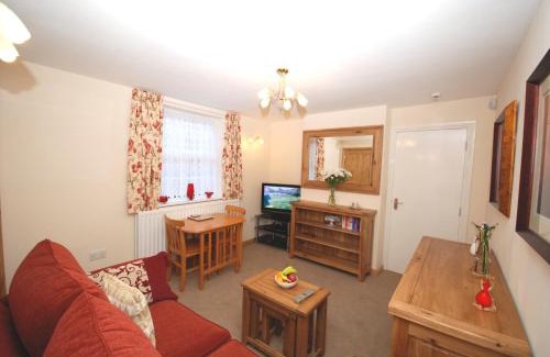 Guisborough House | Saltburn Holidays Bluebell Cottage