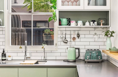 South Fremantle Cottage | Saltbush Cottage in fabulous South Fremantle.
