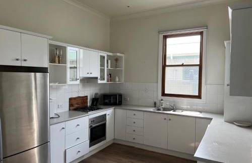 Waterhouse House | Saltwater Bungalow - WiFi