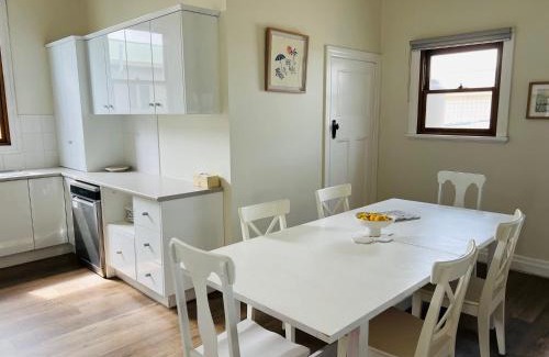 Waterhouse House | Saltwater Bungalow - WiFi
