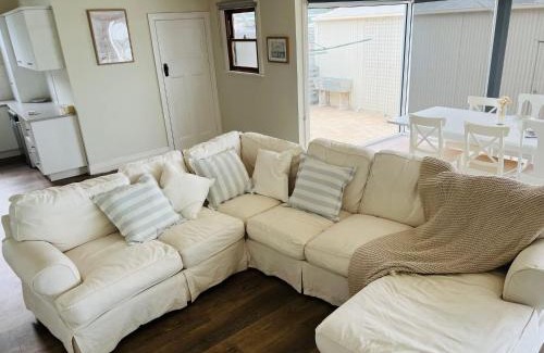 Waterhouse House | Saltwater Bungalow - WiFi