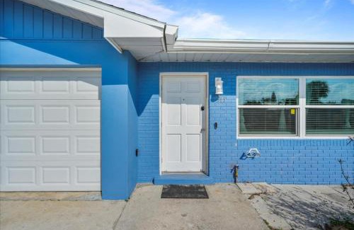 Indian Harbour Beach House | Saltwater Haven 3bd Dog Friendly with Bckyrd