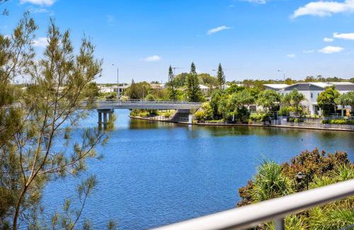 Birtinya Apartment | Saltwater on the Peninsula