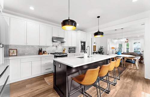North Charleston House | Saltwater Pool, Putting Green & 3 King Beds in Park Circle!