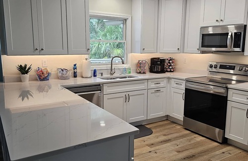 Blue Heron Lake House | Saltwater Solace Fripp Island SC - 4 Bdrm/3 Bath Pet Friendly ($100 per pet)