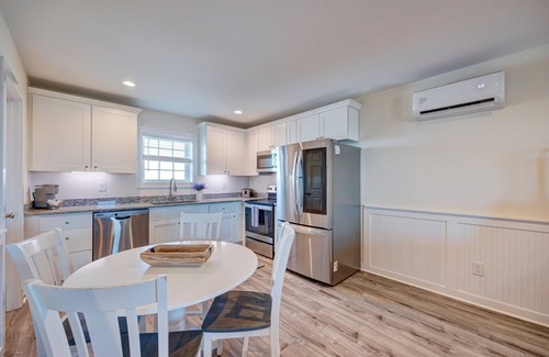 Surf City Apartment | Saltwater Suites, 203 Queen 2nd Floor