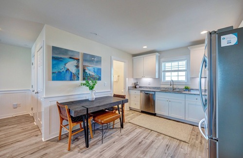 Surf City Apartment | Saltwater Suites, 204 Queen 2nd Floor