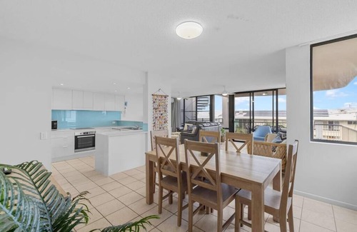 Marcoola Apartment | Salty Breeze - Rooftop Terrace & Jacuzzi