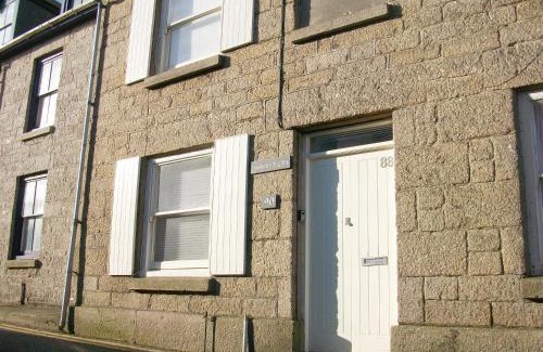 Newlyn House | Salty Cottage