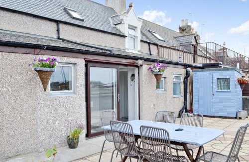 Buckie House | Salty Dog
