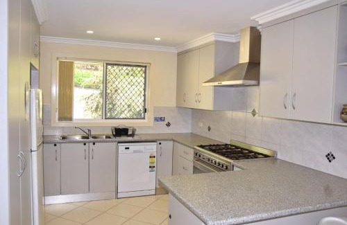 South West Rocks House | Salty Kisses - Bring your own linen.
