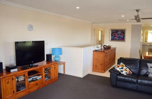 South West Rocks House | Salty Kisses - Bring your own linen.