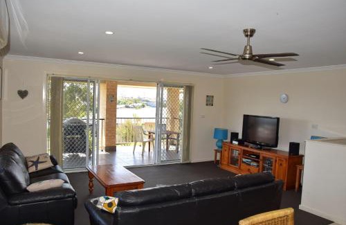 South West Rocks House | Salty Kisses - Bring your own linen.