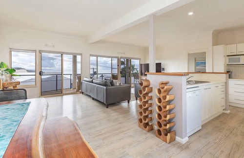 Forster House | SALTY SEA Beach House