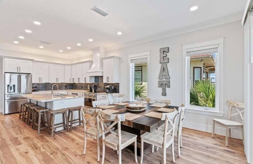 Navarre Beach House | Salty Sue 6 Bedroom Home