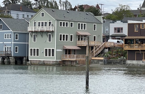 Coupeville Condo | Salty Vons Waterfront Inn - Studio located in Coupeville Historic District