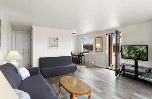 Ocean Shores House | Salty Waves Condo