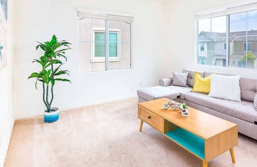 Chino House | Salubrious Breeze on Freeze