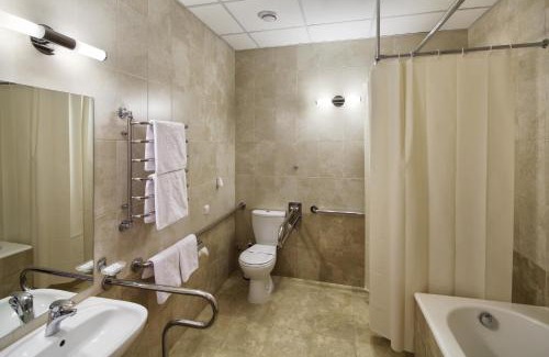 Pechers'kyi District Hotel | Salute Hotel