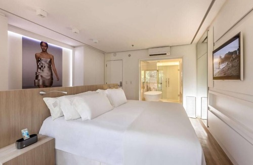 Copacabana Hotel | Samba Bossa Nova Ipanema