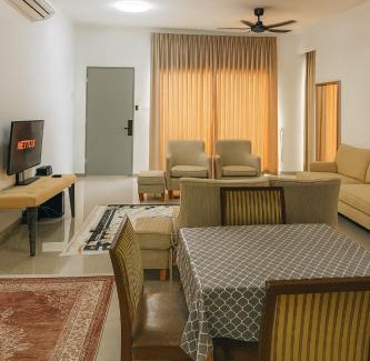 Kajang House | SAMPOISGT VILLA HOMESTAY - MUSLlM only - Near Bangi Avenue, BACC, UKM, GMI, EVO, Bangi Gateway, KIPMall