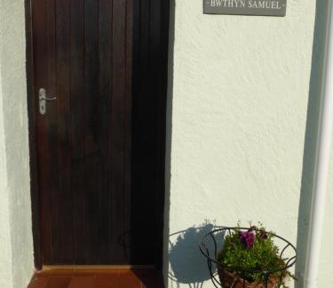 Bontnewydd House | Samuel cottage