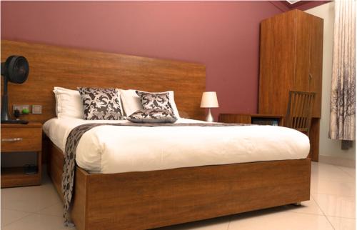 Kampala Bed & Breakfast | SamWeb Bed and Breakfast