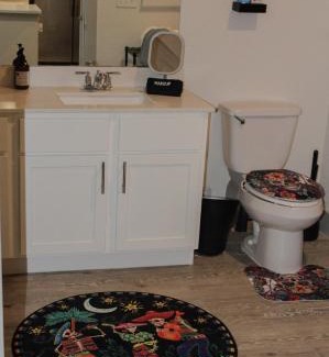 Downtown San Antonio Apartment | San Antonio Fiesta Condo on Riverwalk wKing Ste