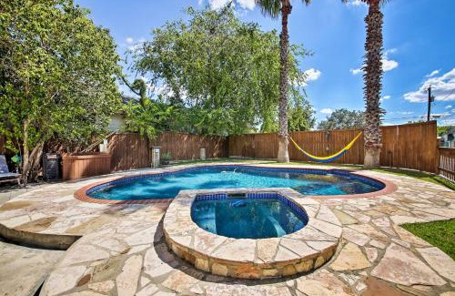 Northwest Los Angeles Heights House | San Antonio House with Private Pool, Spa and Grill