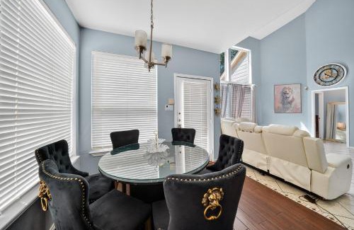 Stone Oak House | San Antonio Oasis Hot Tub & Pool Access home