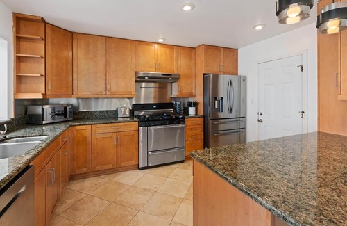 Loma Portal House | San Diego Coastal Home With Downtown Views! 5 Bedroom Home by RedAwning