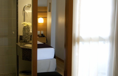 Lourdes Hotel | San Diego Convention Lourdes
