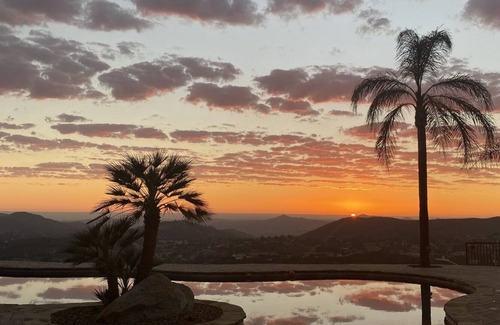 Jamul Cottage | San Diego Mountain Retreat. Best views in San Diego. Pet friendly, guest house