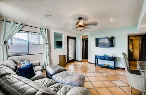 Morena House | San Diego Villa private heated jacuzzi