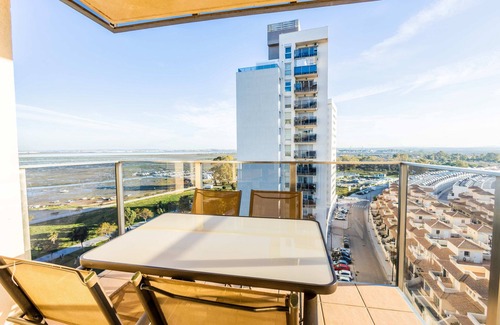 San Fernando Apartment | San Fernando Torres de la Caseria JP
