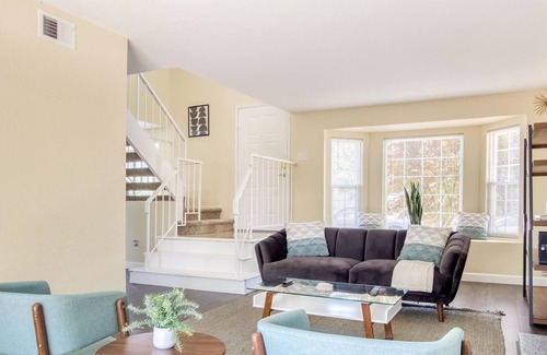 Almaden House | San José 3BR Home 12 minutes from IBM