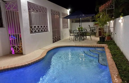 Cupey Villa | San Juan, guest suite w/private POOL, outdoor kitchen/BBQ & peaceful