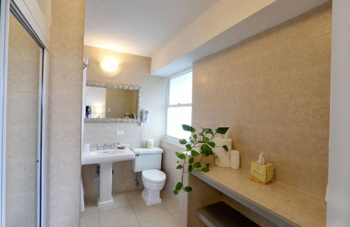 Miramar Hotel | San Juan Retreat | 1 Unit | Near Ponce de Leon Ave