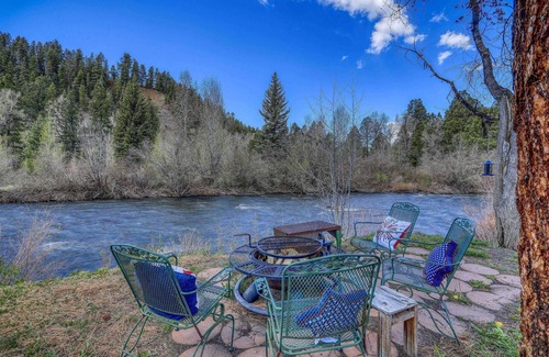 San Juan River Village House | San Juan River House: Riverfront Fire Pit, Gas Stove, Near Skiing, Hot Springs, & Hiking Adventures!