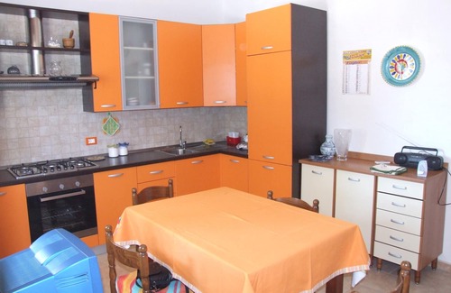 San Lorenzo Apartment | San Lorenzo apartment in villa 100m from the sea - air-conditioned