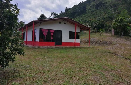La Vega Cottage | San Luis Ecotourism Farm, 15 minutes from the center of town.